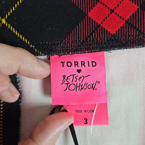 Womens Torrid Betsey Johnson Mini Luxe Ponte Skirt red Plaid Size 3 3X 22-24 NWT - Picture 7 of 14